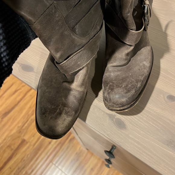 Western looking vented  leather boots - Picture 11 of 14